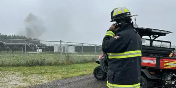 现场数次爆炸，电池舱盖炸飞！又一储能电站突发火灾