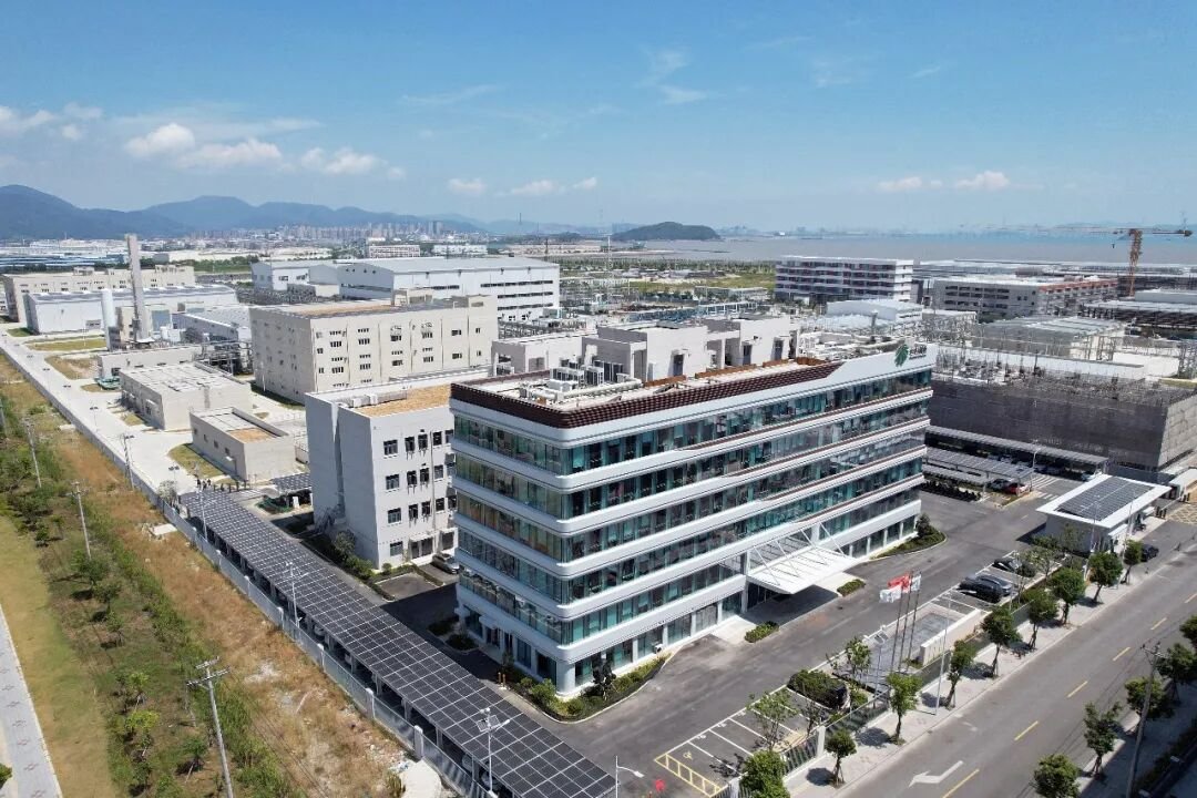逾51亿元！15万吨！国资入主后，锂电负极上市公司大扩产！